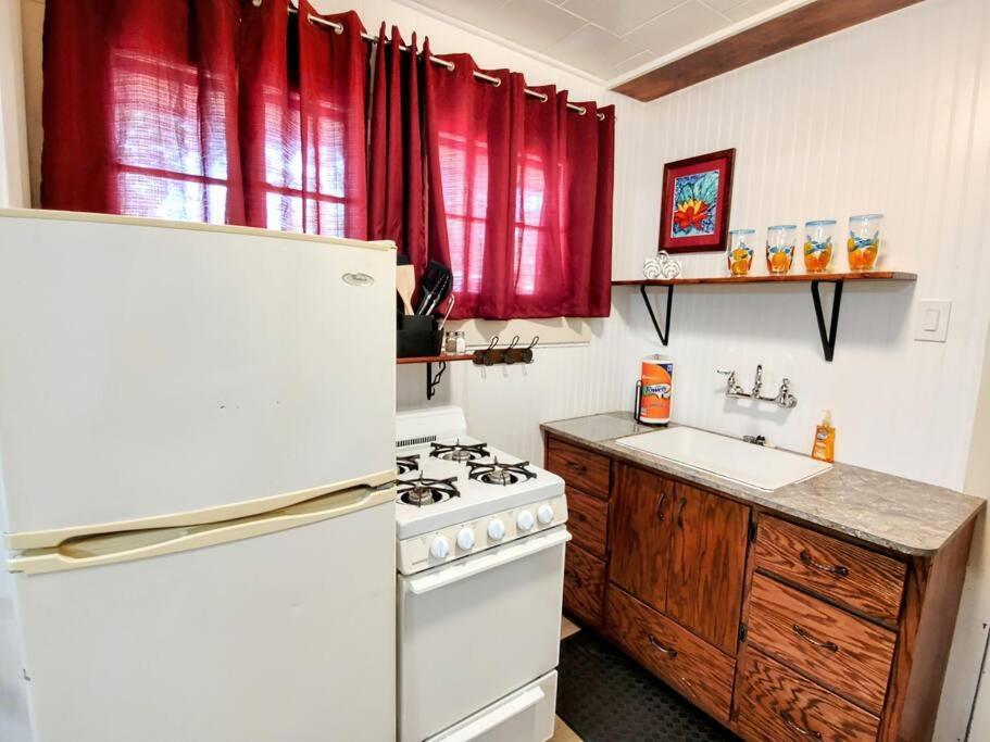 Holiday home #09 - Large Lakeview One Bedroom- Pet Friendly Hot Springs