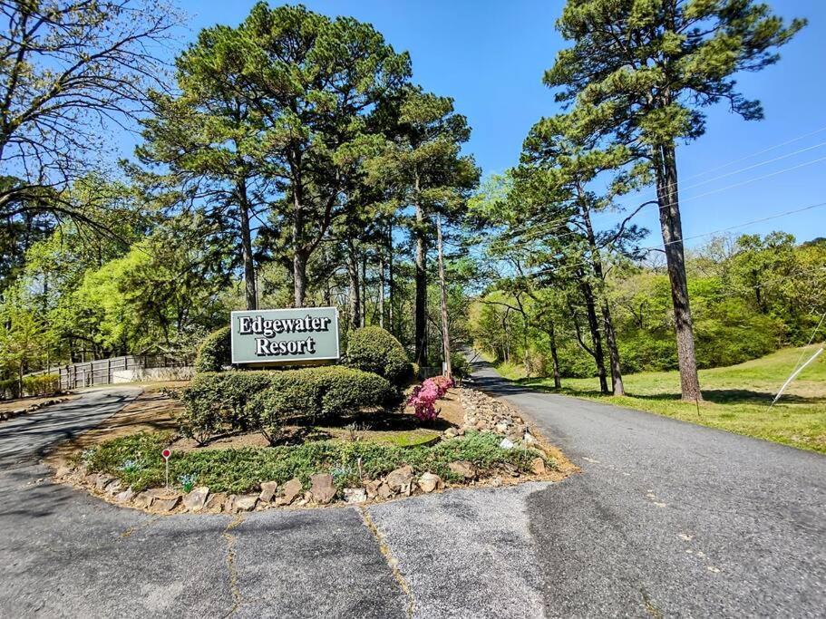 #09 - Large Lakeview One Bedroom- Pet Friendly Holiday home Hot Springs